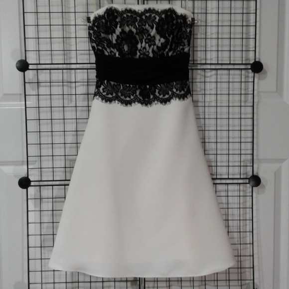 White House Black Market Dresses & Skirts - Strapless cocktail/prom dress with sash. NWOT